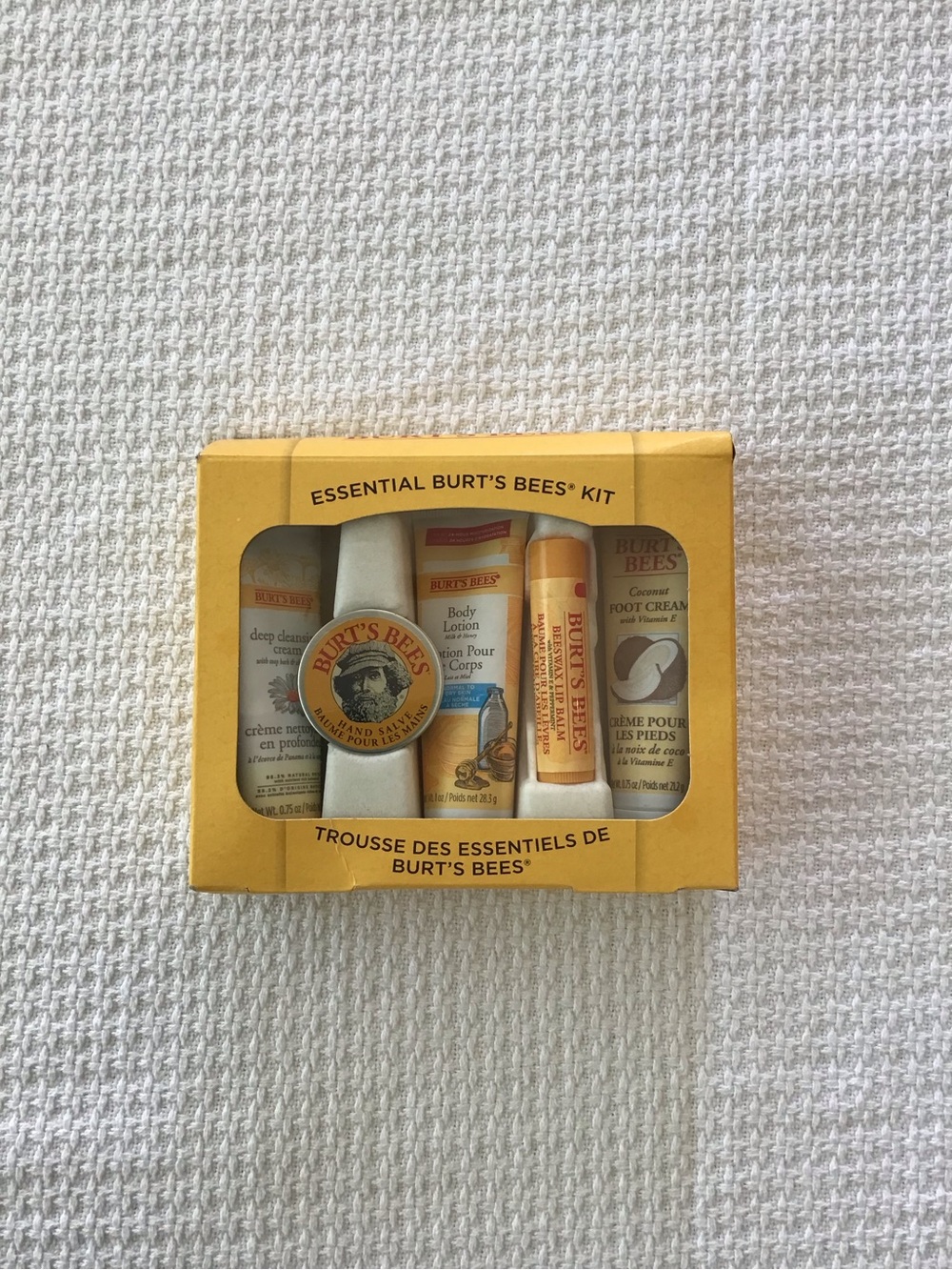NWT Essential Burt's Bees Kit Natural Skincare Beeswax Lip Balm 5 Piece Set